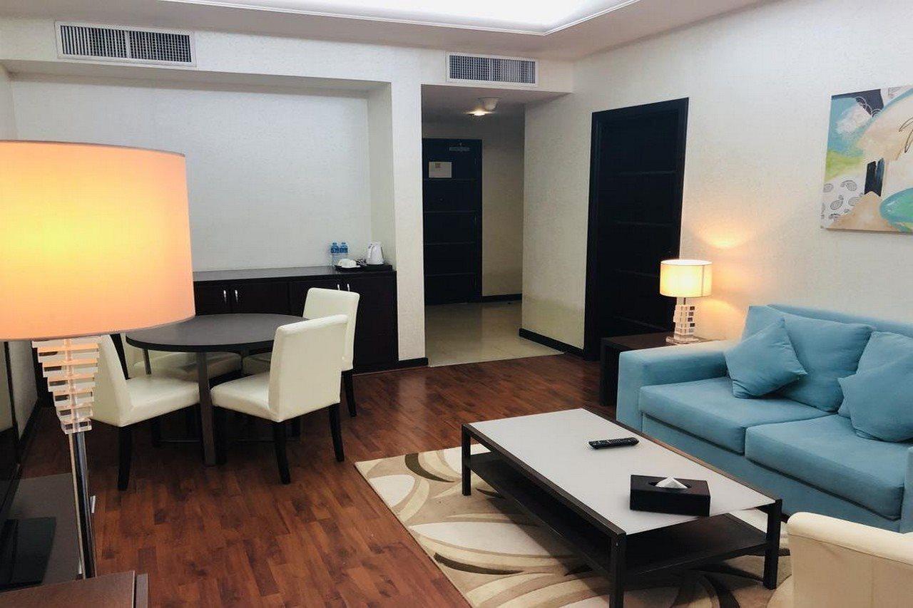 Hotel Gokulam Park Doha Exterior foto