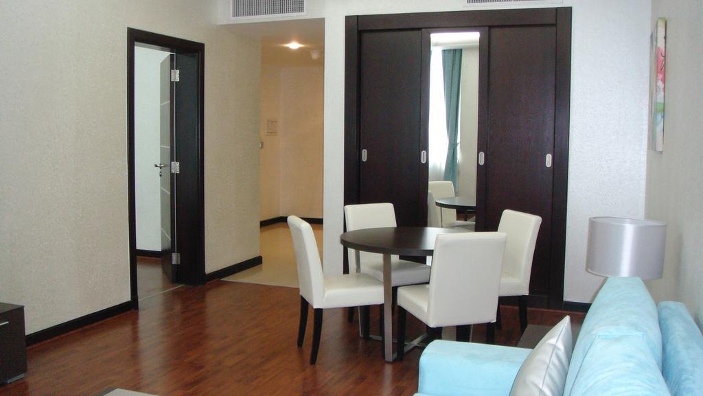 Hotel Gokulam Park Doha Exterior foto