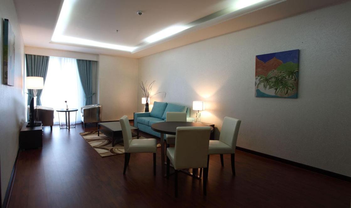 Hotel Gokulam Park Doha Exterior foto