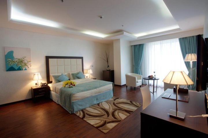 Hotel Gokulam Park Doha Exterior foto