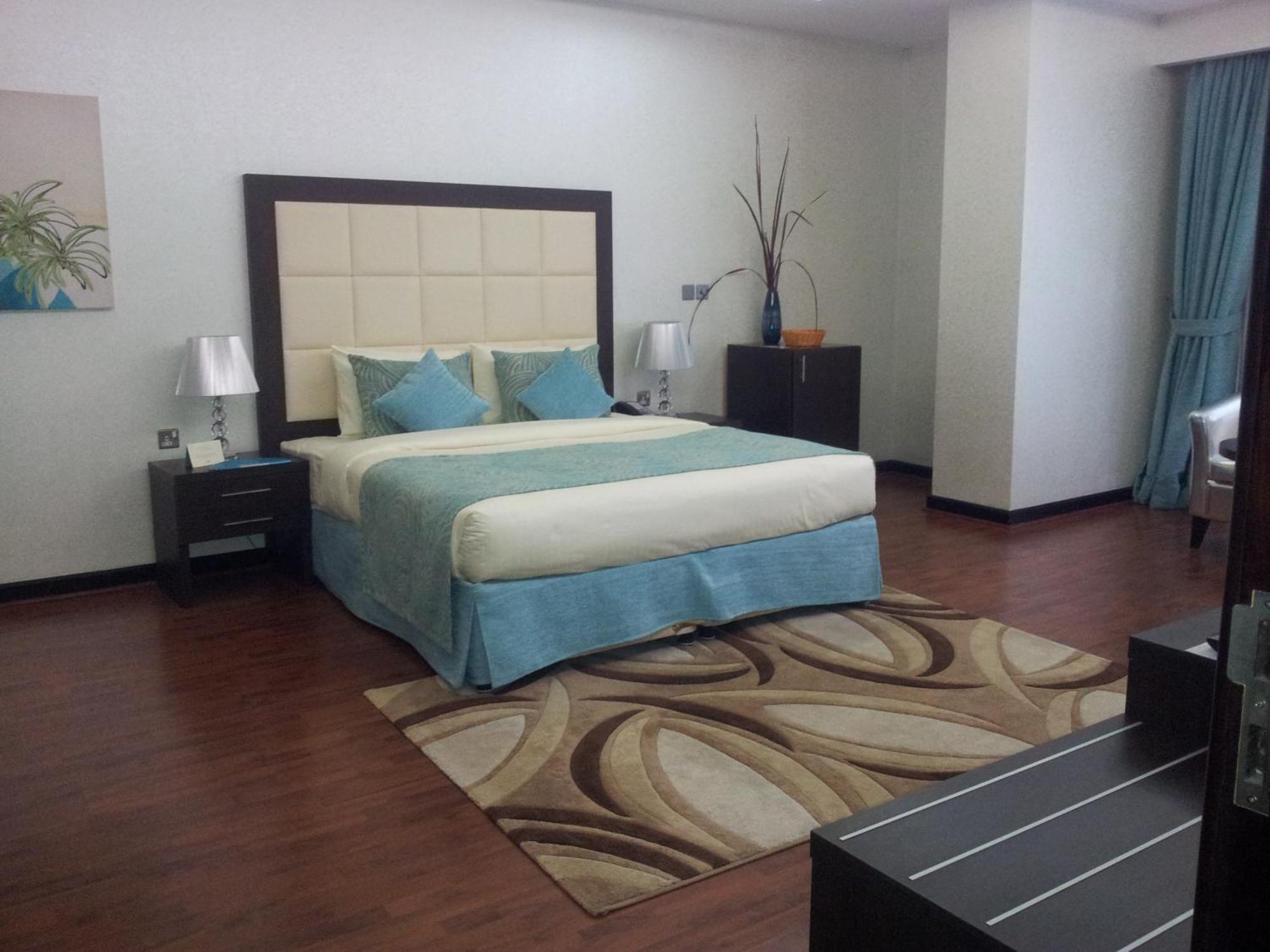 Hotel Gokulam Park Doha Exterior foto