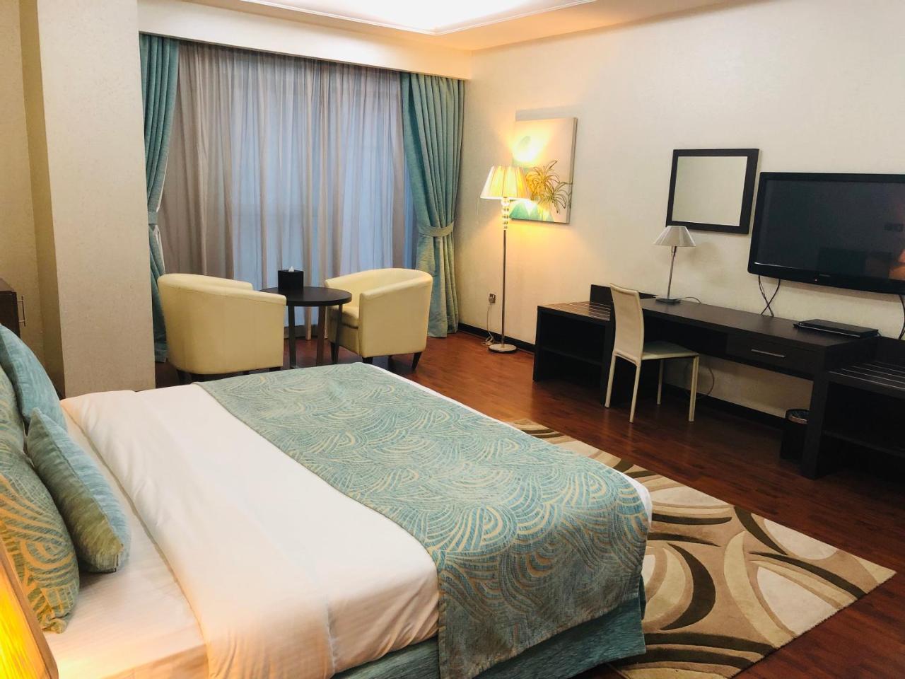 Hotel Gokulam Park Doha Exterior foto